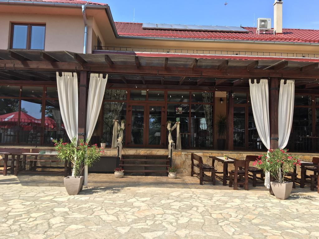 Mlyn Penzion & Wellness Radvan nad Dunajom Экстерьер фото